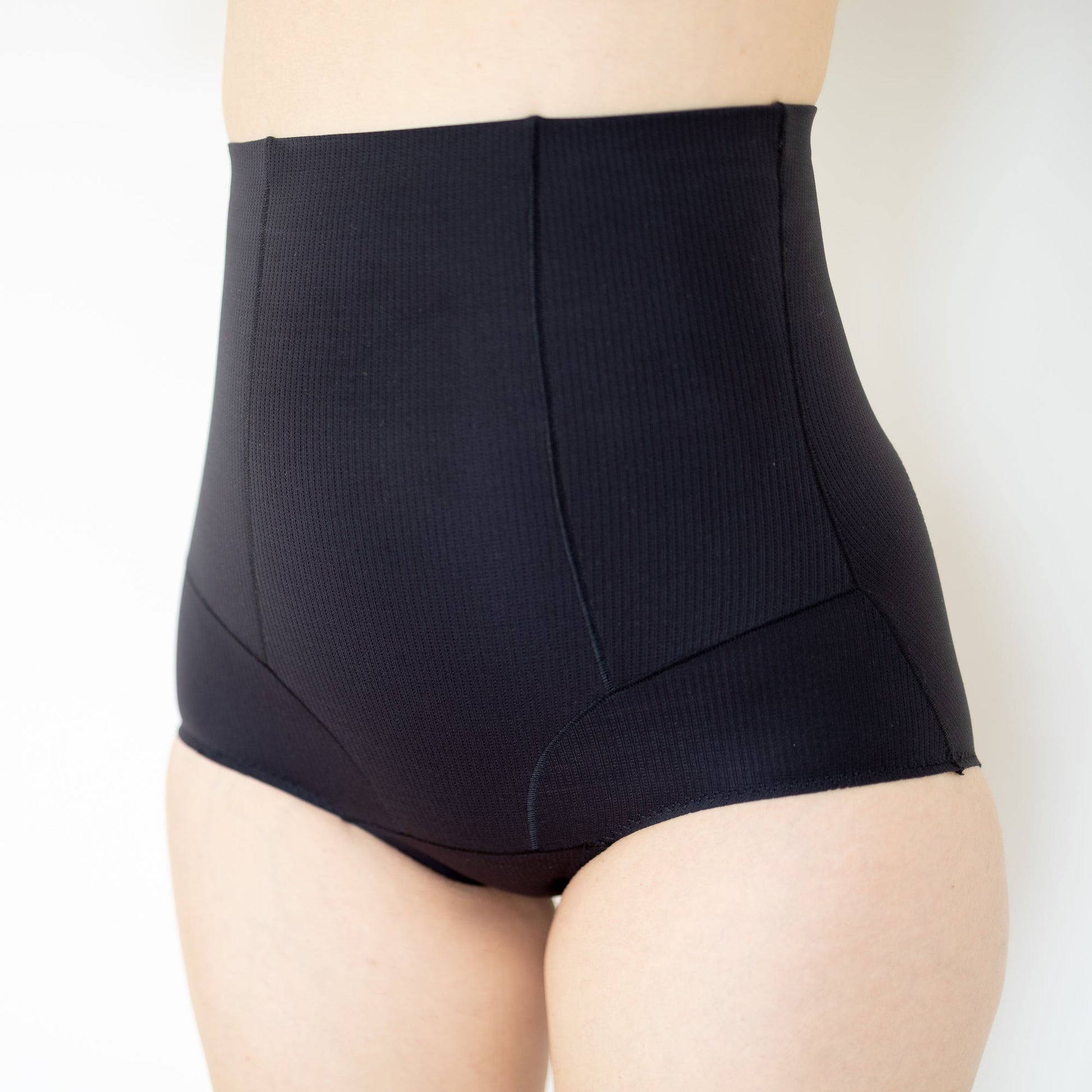 High-waisted black shapewear underwear from Emama High Waist at 3rd half price